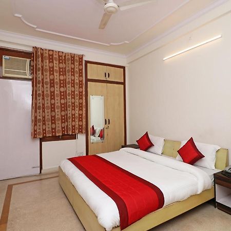 OYO 11452 Golden Castle Lodge Indirapuram Buitenkant foto