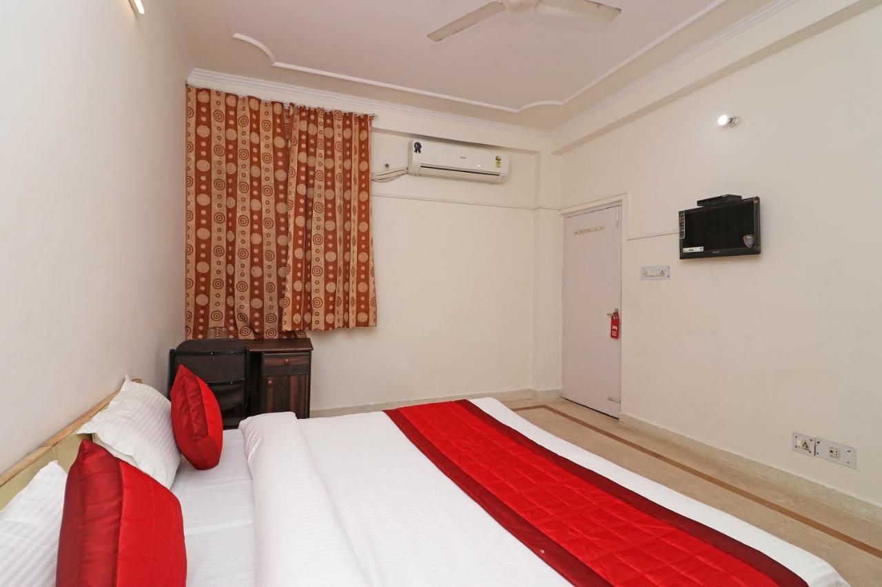 OYO 11452 Golden Castle Lodge Indirapuram Buitenkant foto