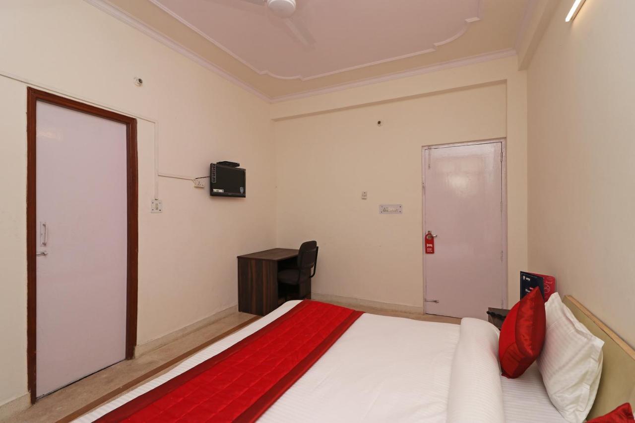 OYO 11452 Golden Castle Lodge Indirapuram Buitenkant foto