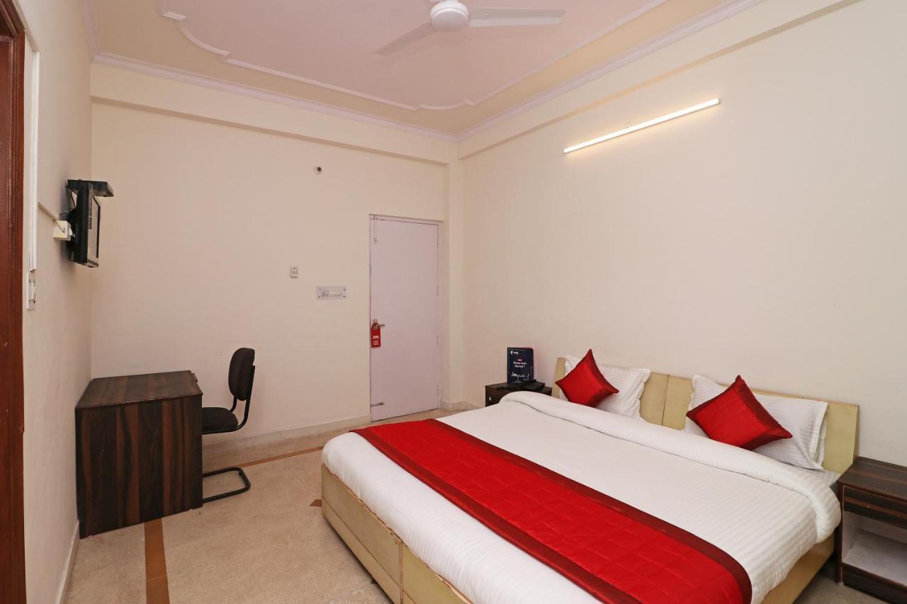 OYO 11452 Golden Castle Lodge Indirapuram Buitenkant foto