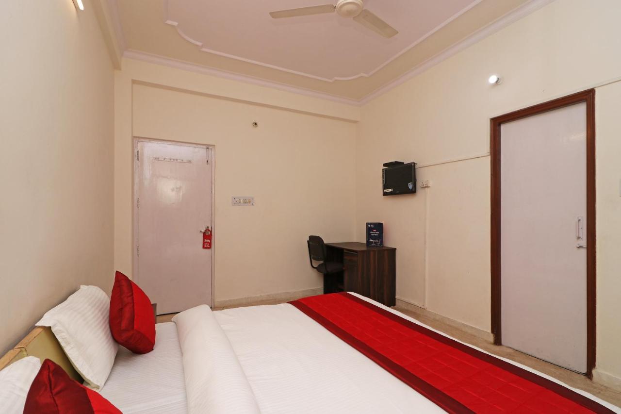OYO 11452 Golden Castle Lodge Indirapuram Buitenkant foto