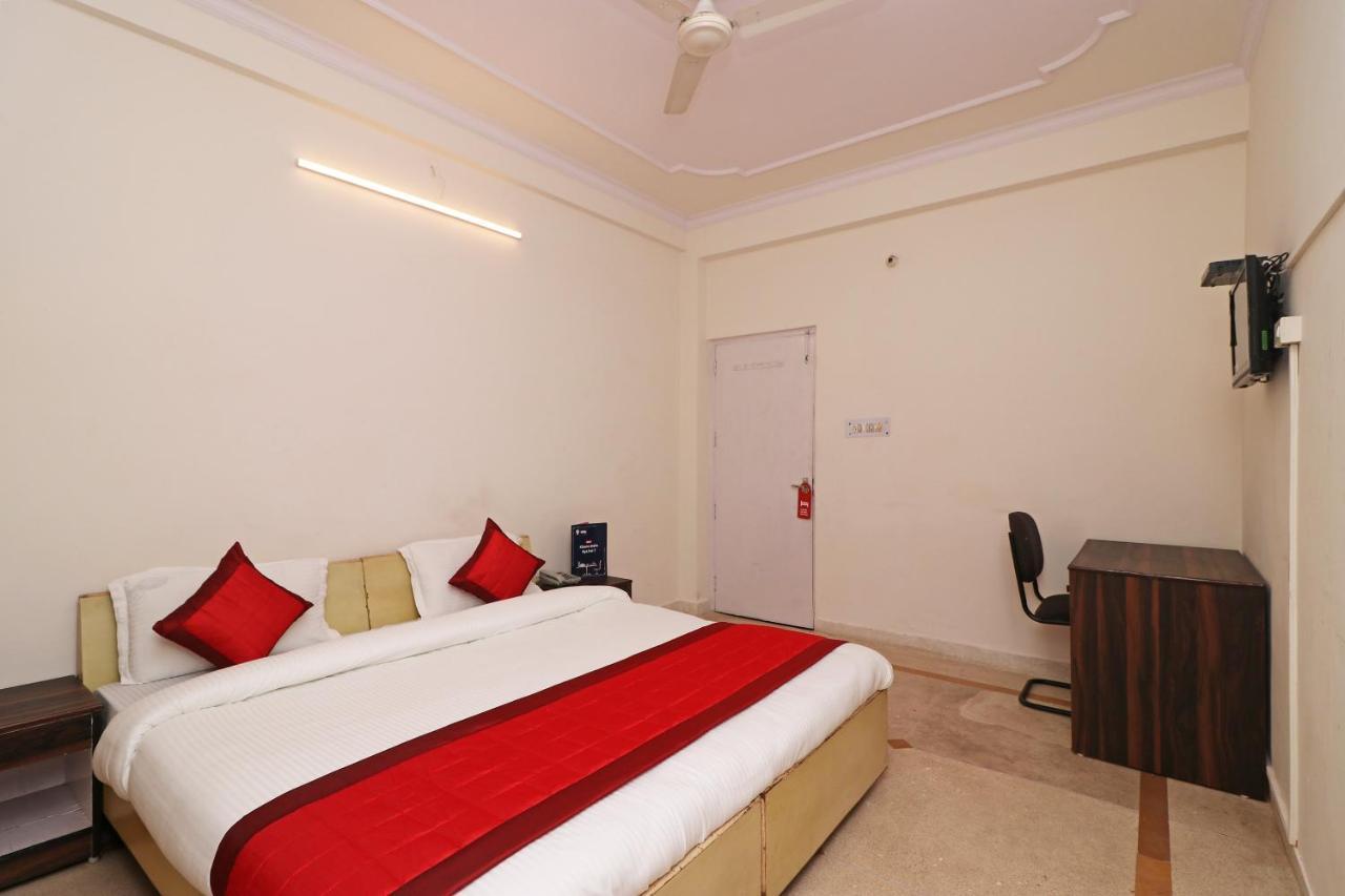 OYO 11452 Golden Castle Lodge Indirapuram Buitenkant foto