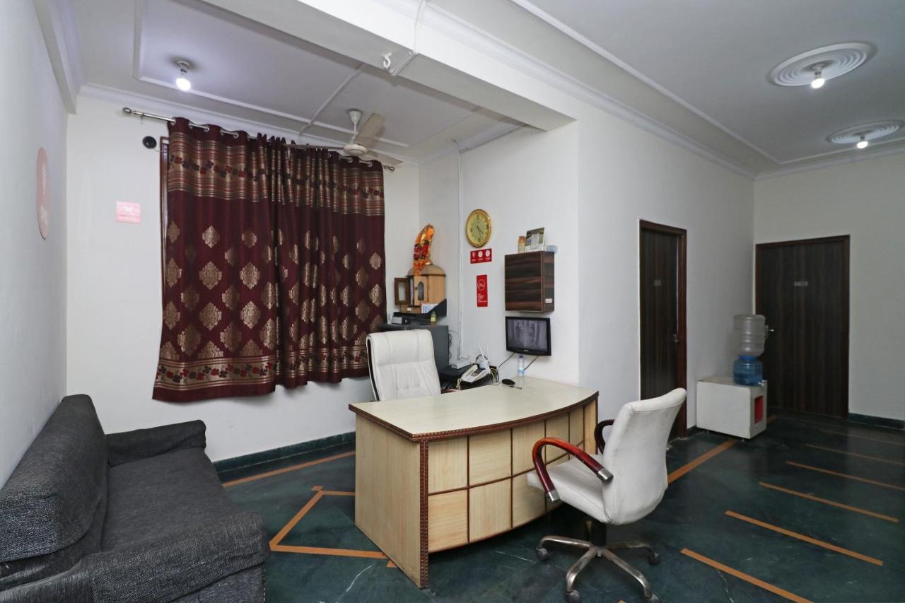 OYO 11452 Golden Castle Lodge Indirapuram Buitenkant foto